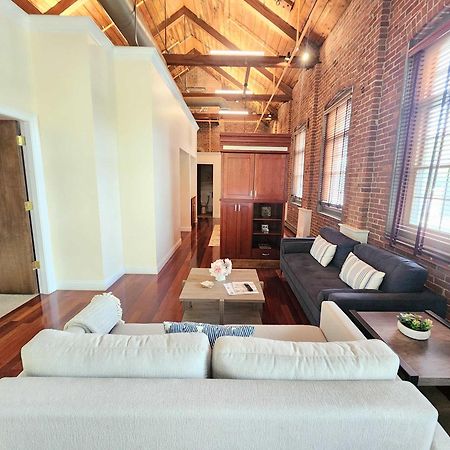 Jennifer'S Riverfront Foundry Apartment Downtown Providence Eksteriør bilde